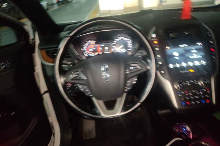 Used Lincoln MKC 2018 2.0T Four-Wheel Drive Zunya Edition Steering Wheel