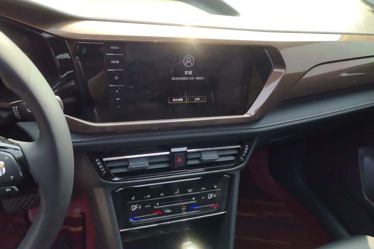 Used Volkswagen Tharu 2022 280TSI Two-Wheel-Drive Luxury Edition Audio And AC Panel