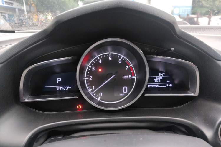 Used Mazda 3 Axela 2017 Hatchback 2.0L Automatic Sport Model China V Emission Standard Instrument Cluster