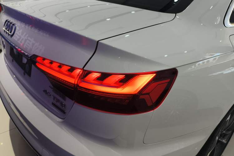 Used Audi A4L 2022 40 TFSI Fashion Dynamic Model
