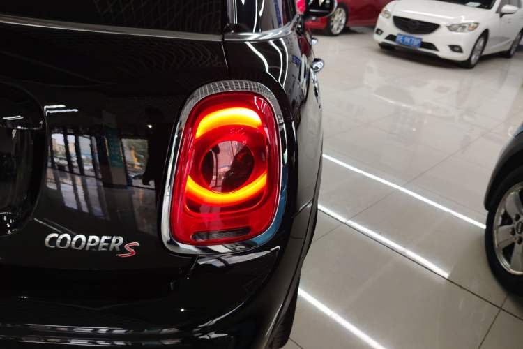 Used MINI MINI 2017 2.0T COOPER S Racing Enthusiast Five-Door Edition