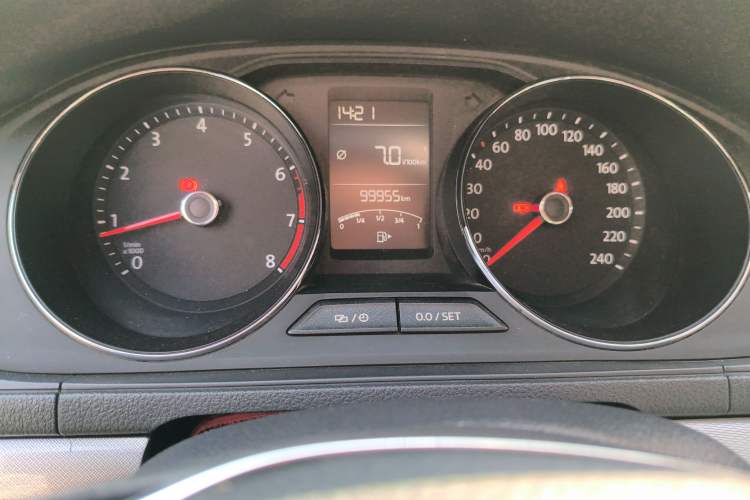 Used Volkswagen Lavida 2017 1.6L Manual Comfort Edition Odometer Close Up