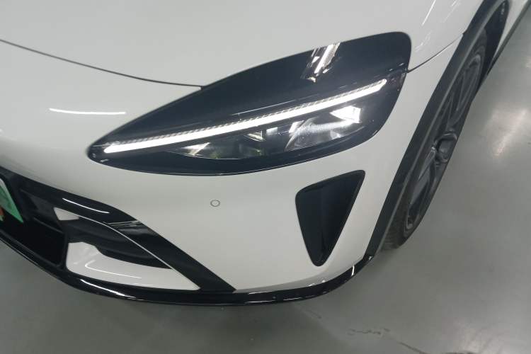 Used Xiaomi Auto YU7 2025 Ultra-Long Range High-Performance All-Wheel-Drive Max Edition
