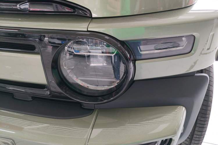 Used iCAR V23 2025 501 Four-Wheel Drive Intelligent Driving Version
