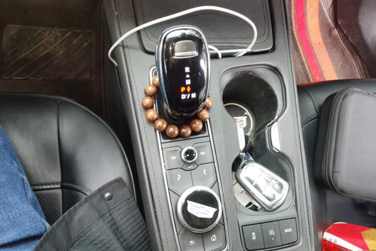 Used Cadillac XT4 2021 28T Two-Wheel Drive Tech Edition Gear Lever