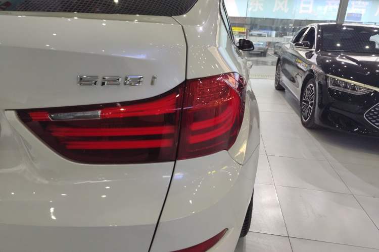 Used BMW 5 Series GT 2017 528i Leading Model Right Rear Taillight