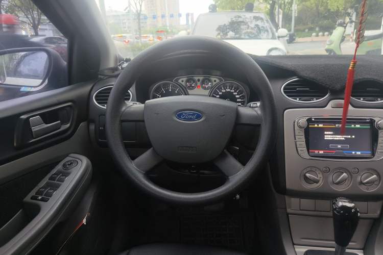 Used Ford Focus 2013 Hatchback Classic 1.8L Automatic Base Model Steering Wheel