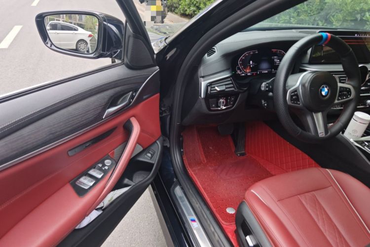 Used BMW 5 Series 2022 Restyled 530Li Leading Edition M Sport Package Driver Seat