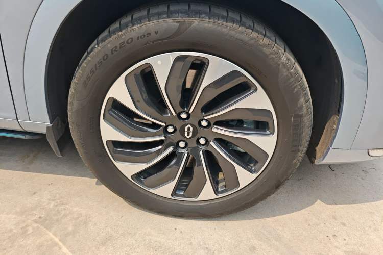 Used Hima AITO M7 2024 1.5T Intelligent Drive 4x4 Max Edition 6 Seats Right Front Wheel Hub