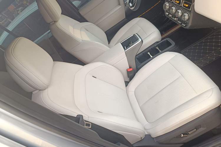 Used iCAR V23 2025 501 Four-Wheel Drive Advanced Version Right Front Seat