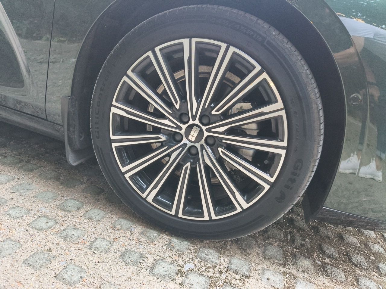 Geely Galaxy 8 2025 130km EM-i Flagship Edition — снимка 8