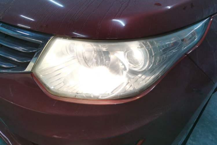 Used Cowin C3 2015 1.5L Manual Gold Diamond Edition
