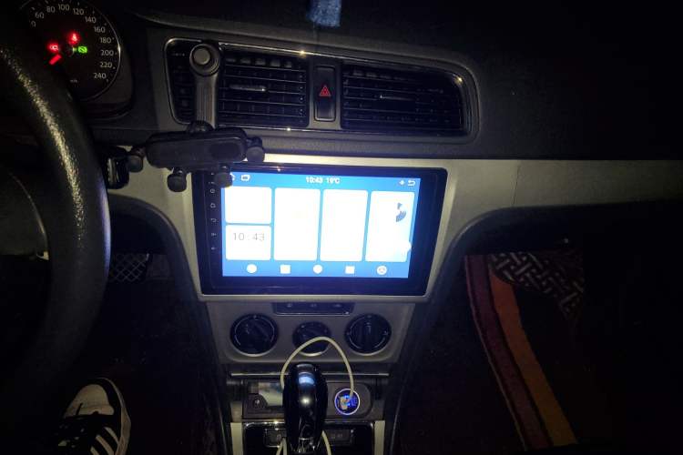 Used Volkswagen Lavida 2013 Restyled Classic 1.6L Automatic Comfort Edition Audio And AC Panel