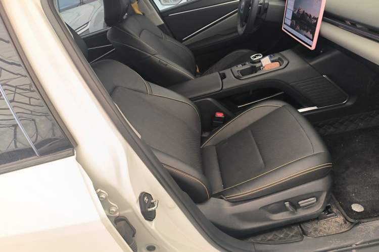 Used Toyota bZ5 2025 Model 550 PRO Right Front Seat