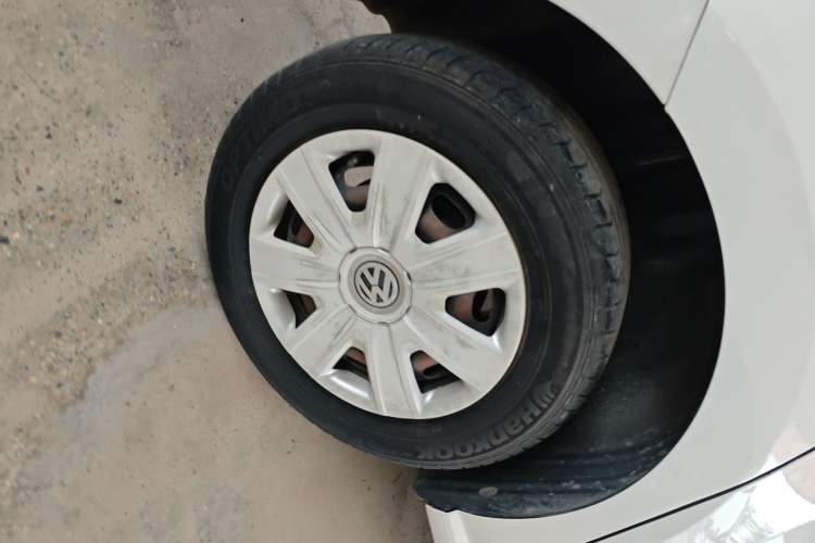 Used Volkswagen Polo 2016 1.4L Manual Fashion Model Right Rear Wheel Hub