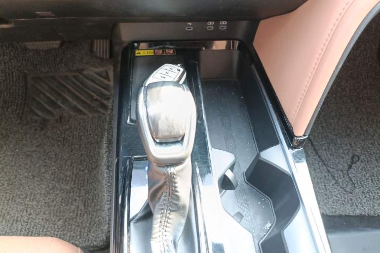 Used Toyota Camry 2024 Dual-Motor 2.0 HGVP Luxury Edition