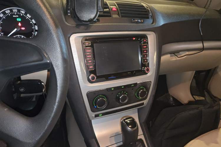 Used Skoda Octavia 2015 Classic Model 1.6L Automatic Yijie Version