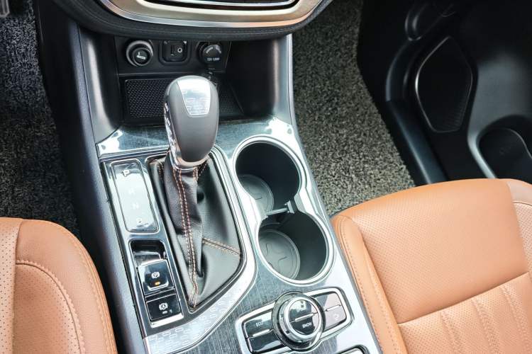 Used Changan CS95 2017 2.0T Two-Wheel Drive Zhituo Edition