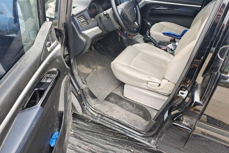 Used FORTHING Lingzhi 2024 M5L 1.5T Manual Base Model 7 Seats