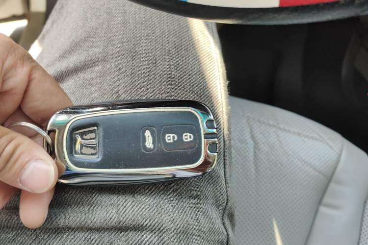 Used Luxgen U6 SUV 2014 2.0T ZhiZun Model