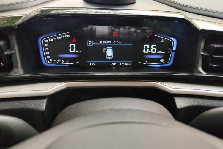 Used Hyundai Custo 2021 270TGDi Prestige LUX Odometer Close Up