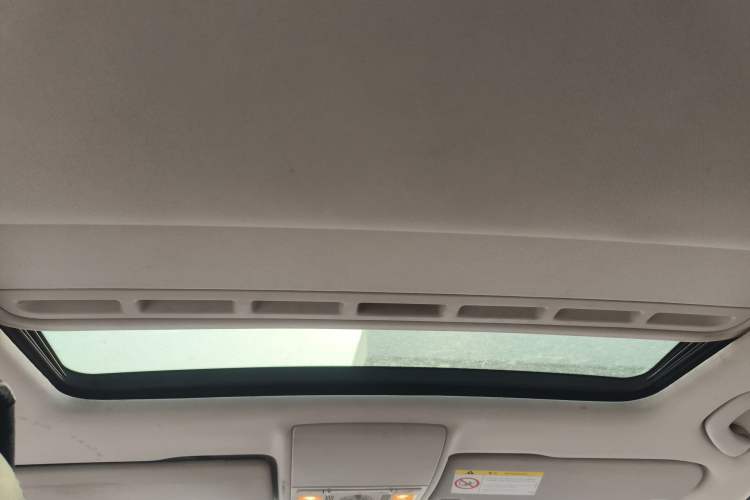 Used Volkswagen Lavida 2015 1.6L Automatic Comfort Edition Headliner