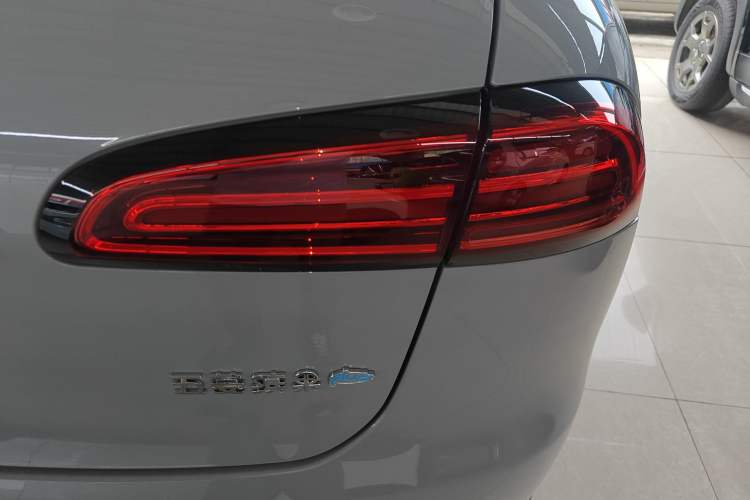 Used Wuling Bingo PLUS 2024 510 km Flagship Edition Four-Seater Version
