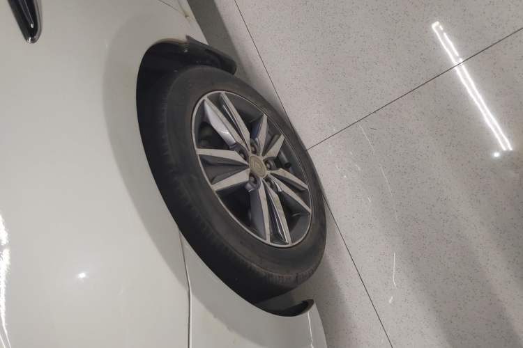 Used CHANGAN Eado 2016 1.6L Manual Fashion Edition Exterior 4