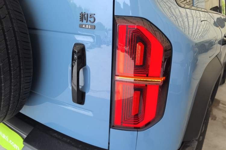 Used Formula Leopard 5 2023 Explore Edition Right Rear Taillight