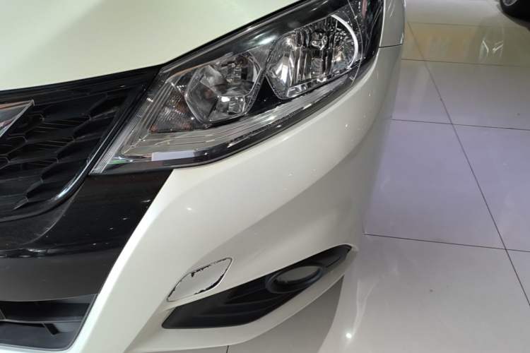 Used Nissan Tiida 2016 1.6L CVT Cool Dynamic Edition