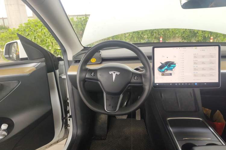 Used Tesla Model Y 2022 Rear-Wheel-Drive Version
