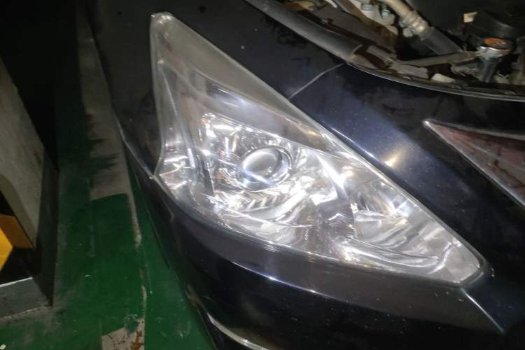 Used Nissan Teana 2013 2.0L XL Comfort Edition Right Front Headlight