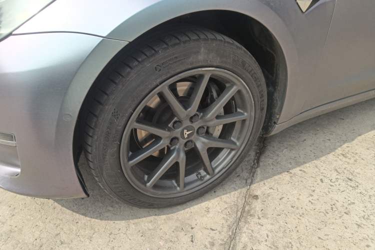 Used Tesla Model 3 2019 Long-Range Rear-Wheel-Drive Version