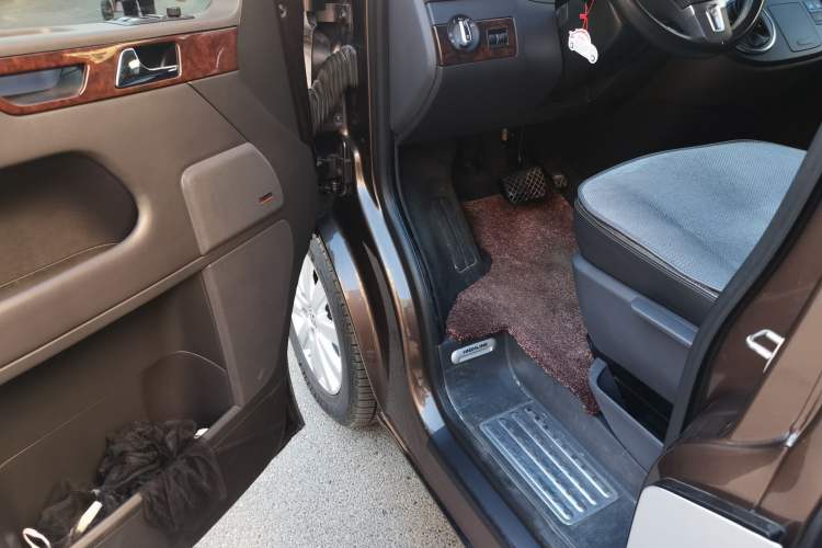 Used Volkswagen Multivan 2012 2.0 TSI Two-Wheel-Drive Luxury Edition
