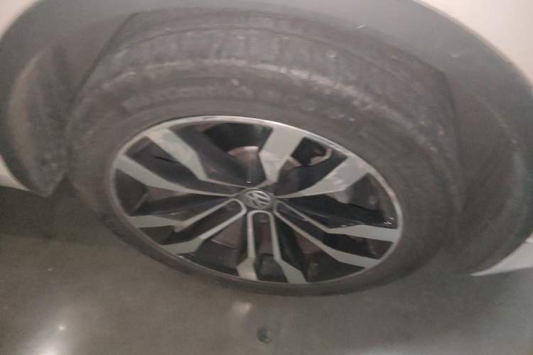 Used Volkswagen Tiguan L 2019 330TSI Automatic Two-Wheel Drive R-Line Flagship Model China VI Standard