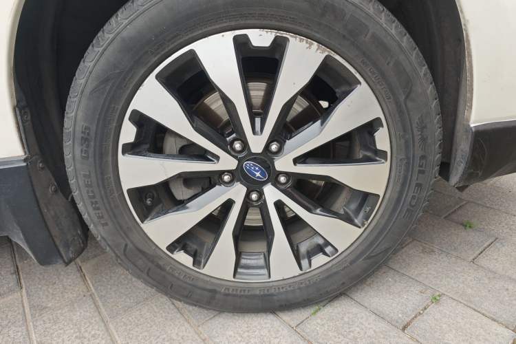 Used Subaru Outback 2016 2.5i Sport Navigation Edition Right Front Wheel Hub