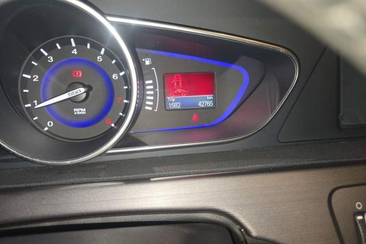 Used Roewe 550 2014 550S 1.8L Manual Smart Selection Model Odometer Close Up