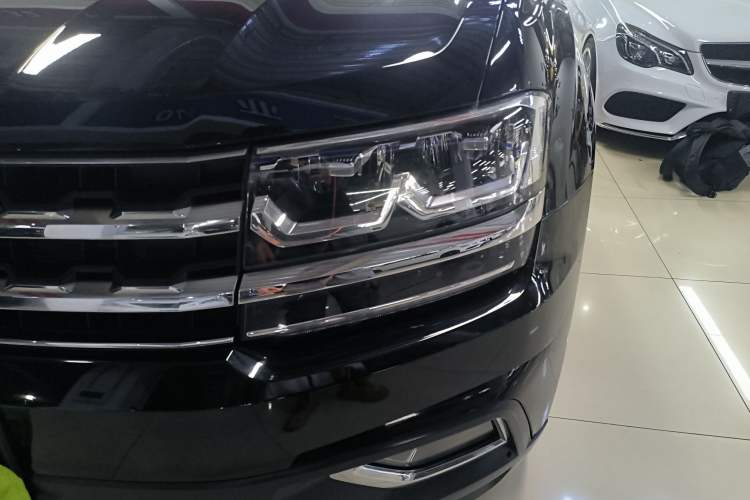 Used Volkswagen Teramont 2019 330TSI Two-Wheel-Drive Luxury Edition China VI Standard Left Front Headlight