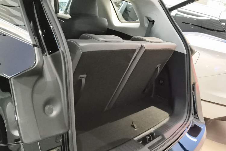 Used JETOUR Shanhai L9 2025 1.5TD 2DHT Luxury Edition 6-Seater
