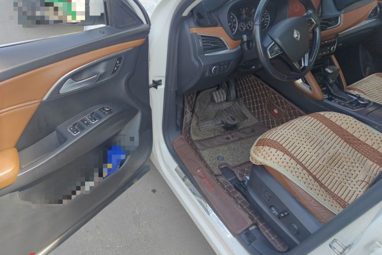 Used BORGWARD BX7 2016 28T Two-Wheel Drive Luxury Version 5 Seats
