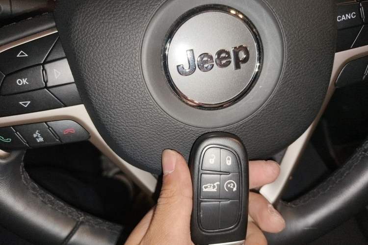 Used Jeep Cherokee 2017 2.4L Excellence Edition
