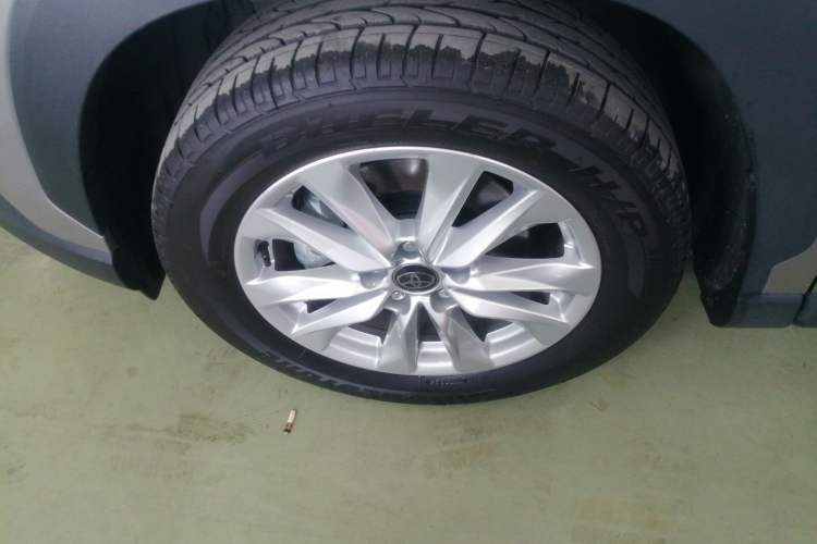 Used Toyota Corolla Cross 2023 2.0L Elite Edition Left Front Wheel Hub