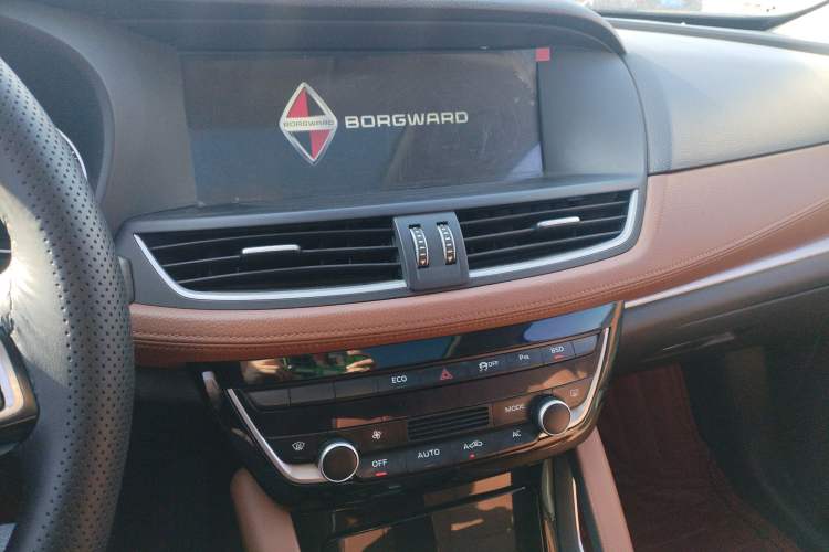 Used BORGWARD BX7 2016 28T Two-Wheel Drive Luxury Version 5 Seats
