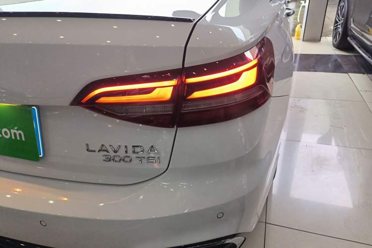 Used Volkswagen Lavida 2023 300TSI DSG Starry Full-Comfort Edition