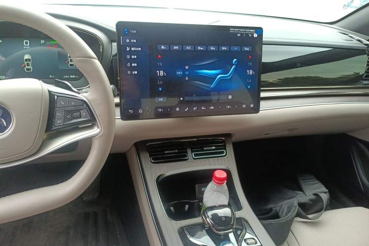 Used BYD Han 2025 EV with 701 km of Laser Radar-Enabled Intelligent Driving