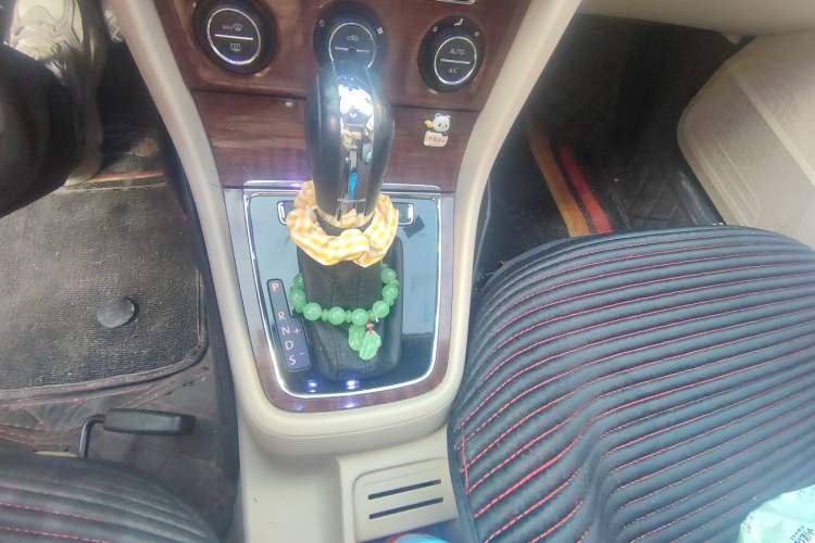 Used Volkswagen Lavida 2013 Revised Classic 1.6L Automatic Fashion Edition
