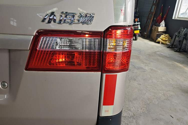 Used Jinbei Hiace X30 2020 1.5L Van Super-Enjoyment Model China VI Standard SWC15M Right Rear Taillight