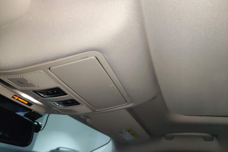 Used Jaguar F-PACE 2016 2.0T Two-Wheel-Drive R-Sport Sport Edition
