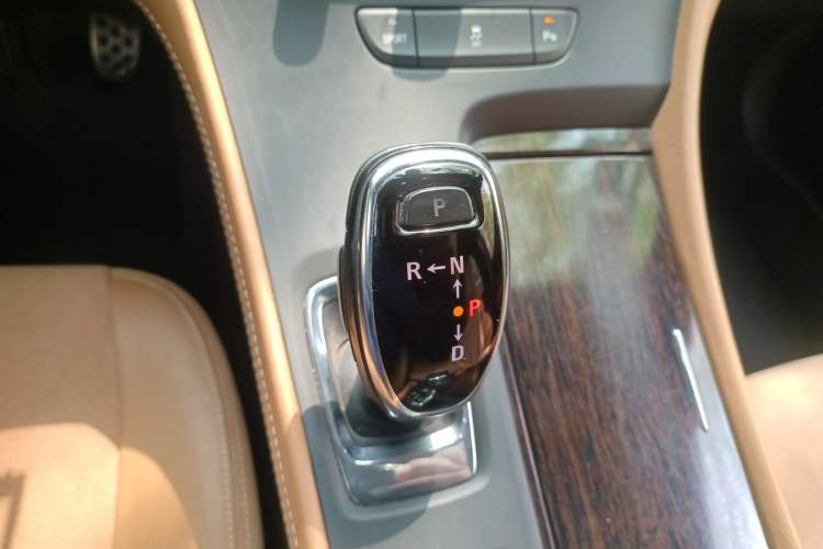 Used Buick LaCrosse 2016 20T Elite Edition Gear Lever