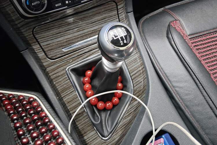 Used Zotye T600 2015 1.5T Manual Luxury Model Gear Lever